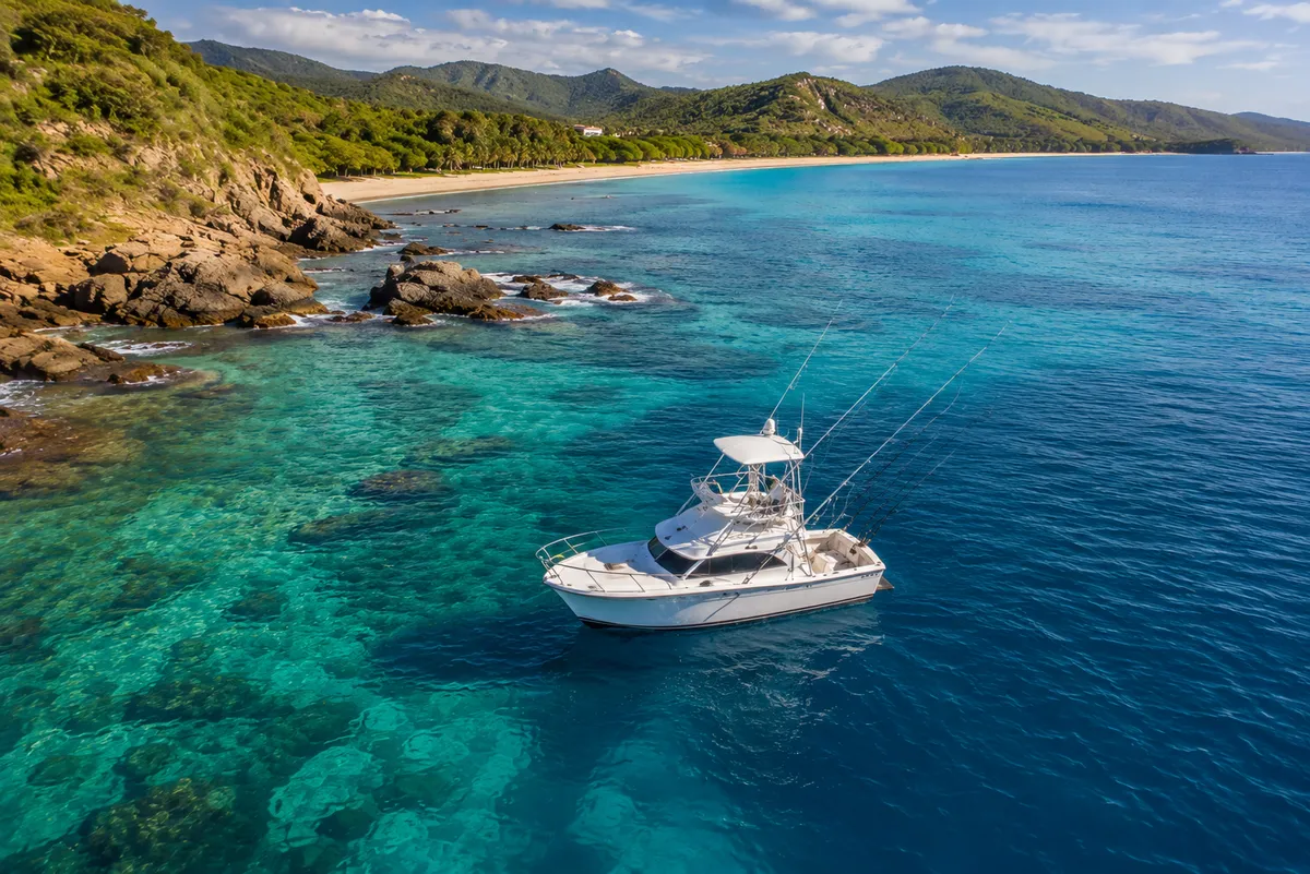 Pesca costera vs pesca de altura en Tamarindo: comparación lado a lado (2026)