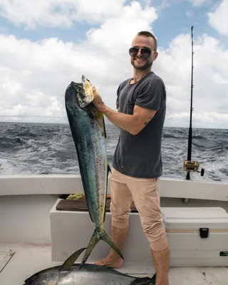 Sport fishing boat charter